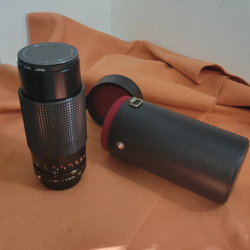 Black Telephoto Zoom Lens for Professional Photography